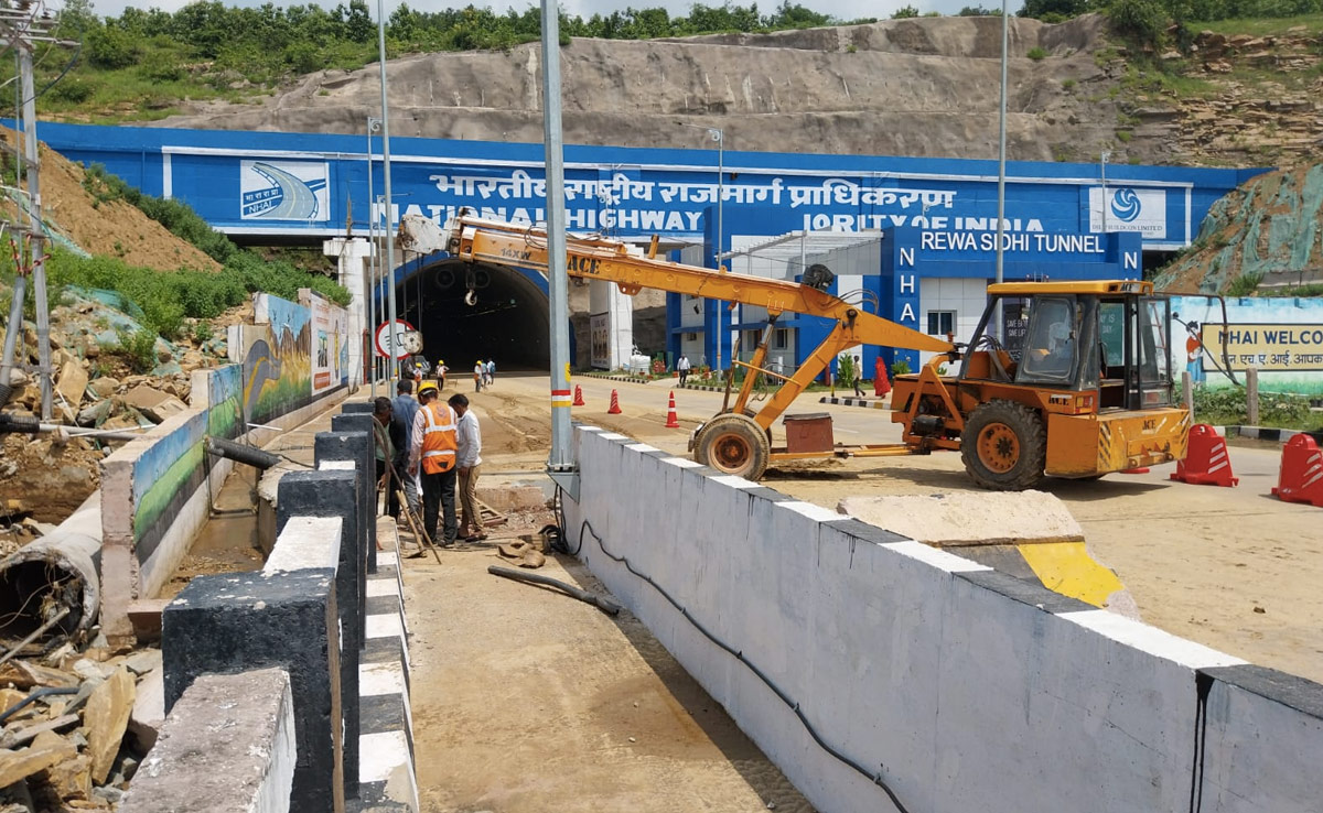 रीवा : MP की सबसे बड़ी सुरंग में नहर फूटने से भरा पानी, आवागमन हुआ बाधित