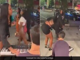 Watch: US Woman Smashes Street Performer's Piano And Steals His Tips, Internet Outraged Watch: US Woman Smashes Street Performer's Piano And Steals His Tips, Internet Outraged