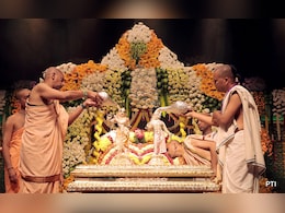 शंख से संवरेगी किस्मत तो चंदन चमकाएगा आपका भाग्य, जानें जन्माष्टमी पूजा के अचूक उपाय  शंख से संवरेगी किस्मत तो चंदन चमकाएगा आपका भाग्य, जानें जन्माष्टमी पूजा के अचूक उपाय