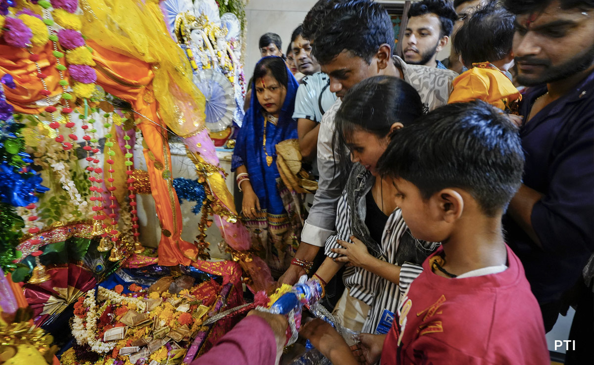 फरवरी में बनने जा रहा है लक्ष्मी नारायण योग, चमकेगी इन 4 राशियों की किस्मत