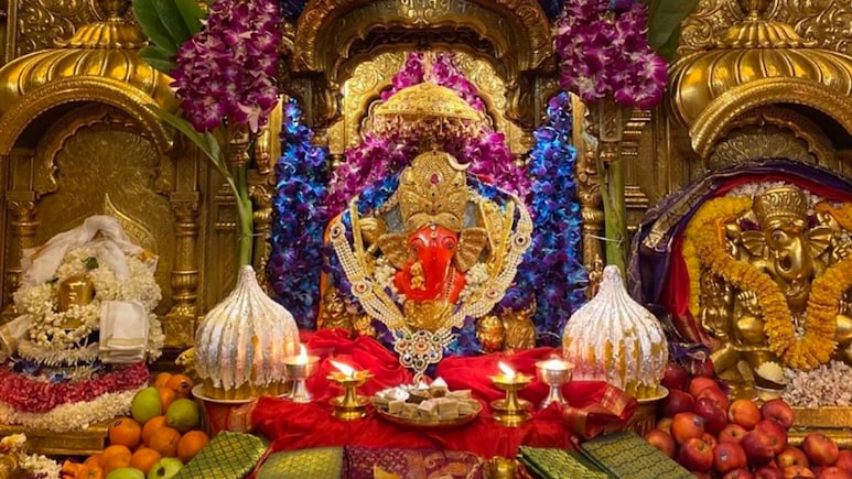 Angarki Sankashti Chaturthi 2025: अंगारक संकष्ट चतुर्थीनिमित्त सिद्धिविनायक मंदिरात महापूजा, नैवेद्य आरती आणि दर्शन कधी करता येईल? सविस्तर माहिती वाचा