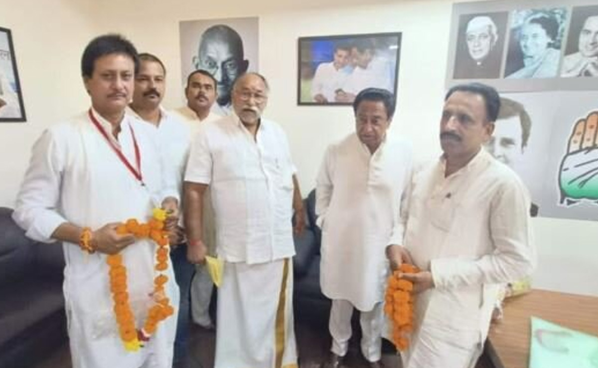 पन्ना : BJP से पूर्व विधायक महेंद्र बागरी ने थामा कांग्रेस का दामन, सियासी माहौल गरमाया