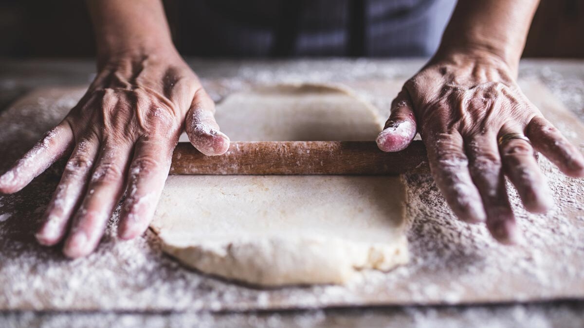 Kitchen Tips 4 Quick And Easy Ways To Clean Your Belan (Rolling Pin