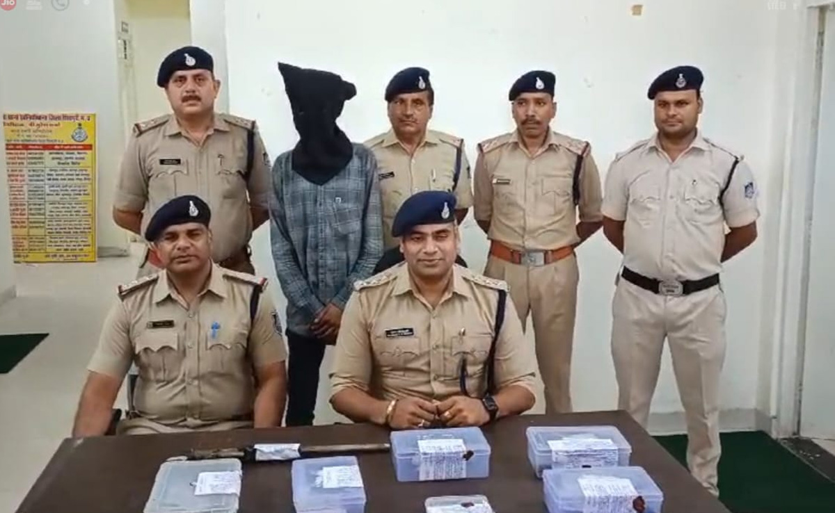 शिवपुरी पुलिस ने पकड़ा हथियारों का जखीरा, रची जा रही चुनावों में गड़बड़ी की साजिश?