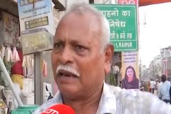 धमतरी के इस बुजुर्ग ने क्यों कहा पढ़े लिखे लोग दहशत के शिकार हैं? धमतरी के इस बुजुर्ग ने क्यों कहा पढ़े लिखे लोग दहशत के शिकार हैं?