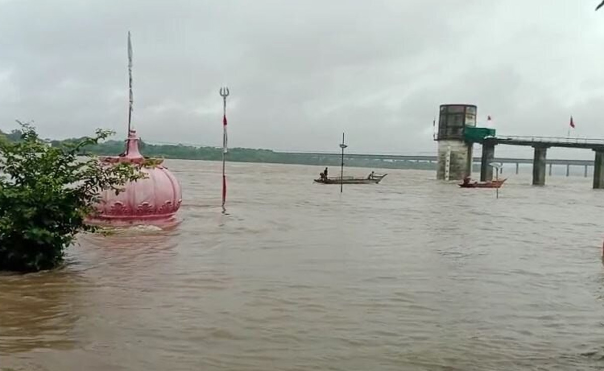MP के मालवा-निमाड़ अंचल में बाढ़ जैसे हालात, करीब 8700 लोगों को सुरक्षित स्थानों पर पहुंचाया गया
