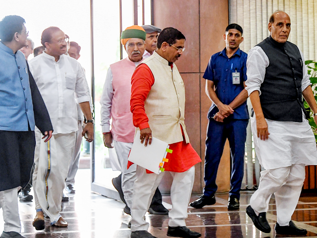 संसद विशेष सत्र : सरकार की सूची में CEC, EC नियुक्ति बिल नहीं