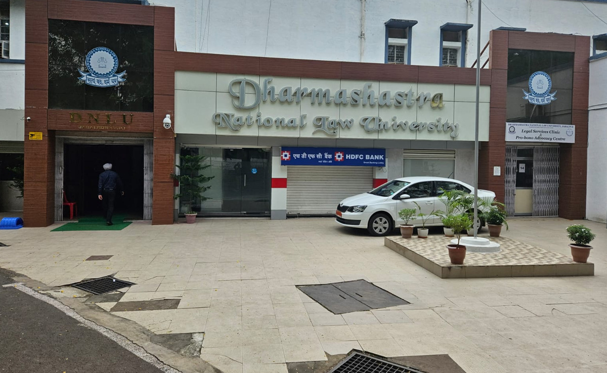 जबलपुर की लॉ यूनिवर्सिटी का ऐतिहासिक फैसला, छात्राओं को मिलेगी मासिक धर्म की छुट्टी