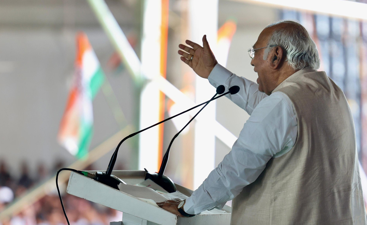 भाजपा को नहीं हराया गया तो देश को करनी पड़ेगी गुलामी... जयपुर में ऐसा क्यों बोले मल्लिकार्जुन खरगे