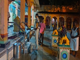 बूंदी: सथूर माता मंदिर में पुजारियों पर हमला कर सोना, चांदी और पैसा लूट ले गए बदमाश बूंदी: सथूर माता मंदिर में पुजारियों पर हमला कर सोना, चांदी और पैसा लूट ले गए बदमाश