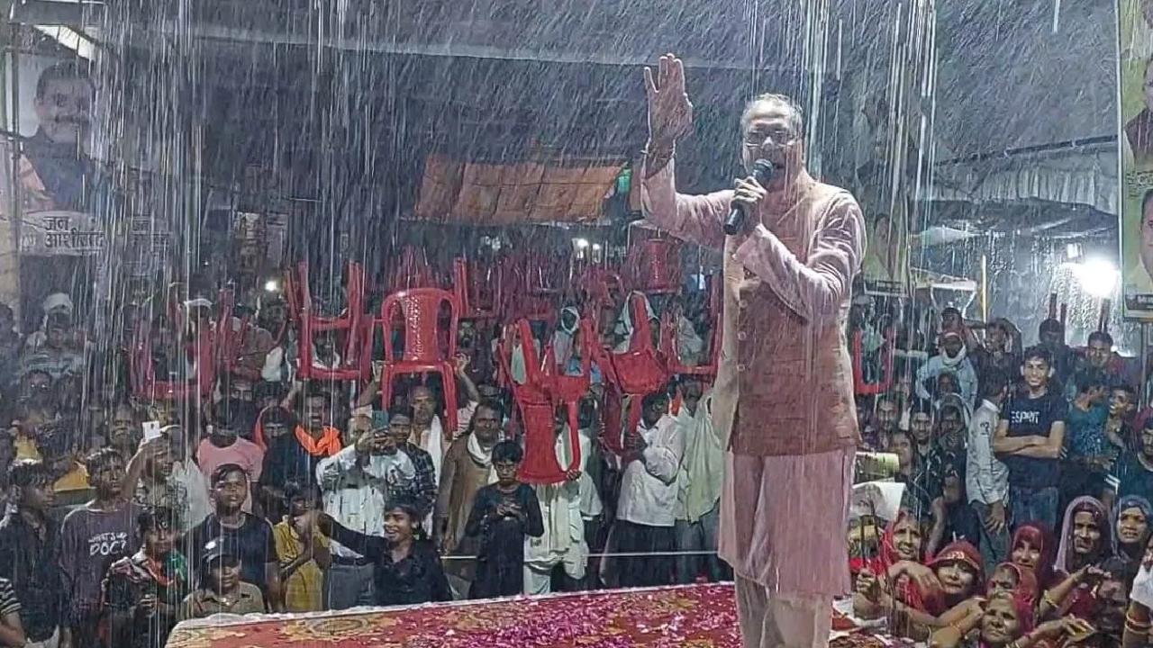 CM शिवराज ने बारिश में भीगते हुए किया सभा को किया संबोधित, दी ये बड़ी सौगात