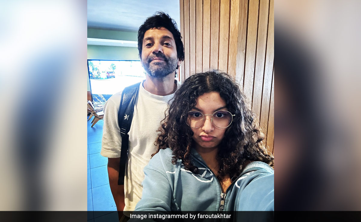 This Pic Of Farhan Akhtar And Daughter Akira Gets Big Love From Ranveer Singh
