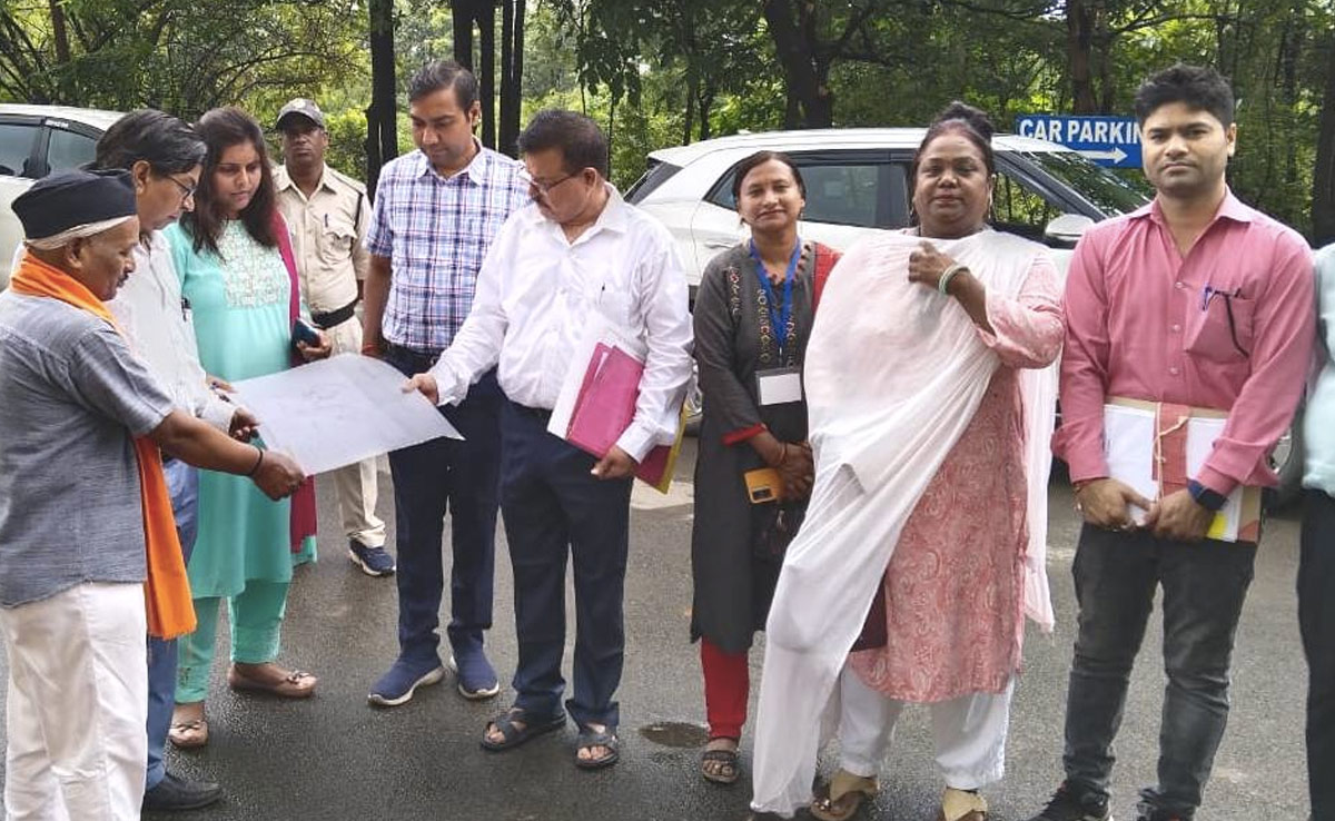 कोरबा : मान्यता प्राप्त राजनीतिक दलों ने स्ट्रांग रूम और मतगणना कक्ष का किया निरीक्षण