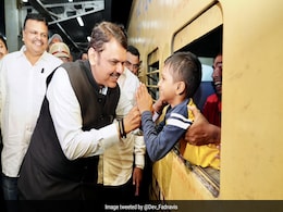 Devendra Fadnavis' Ganesh Chaturthi Gift For Devotees - A Special Train Devendra Fadnavis' Ganesh Chaturthi Gift For Devotees - A Special Train