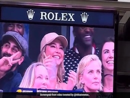 Viral: Ranbir Kapoor Photobombs Madelyn Cline At The US Open Viral: Ranbir Kapoor Photobombs Madelyn Cline At The US Open