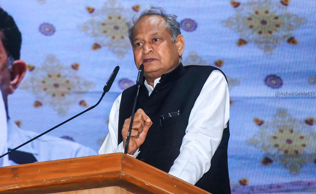 गारंटी की अपील पर गहलोत ने दी सफाई, बोले, मेरी सरकार की कई योजनाओं पर भाजपा सरकार लगा चुकी है रोक