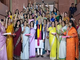 बुके दिया, शॉल पहनाई...राज्यसभा में महिला आरक्षण बिल पास होने पर ऐसे जताया PM मोदी का आभार बुके दिया, शॉल पहनाई...राज्यसभा में महिला आरक्षण बिल पास होने पर ऐसे जताया PM मोदी का आभार