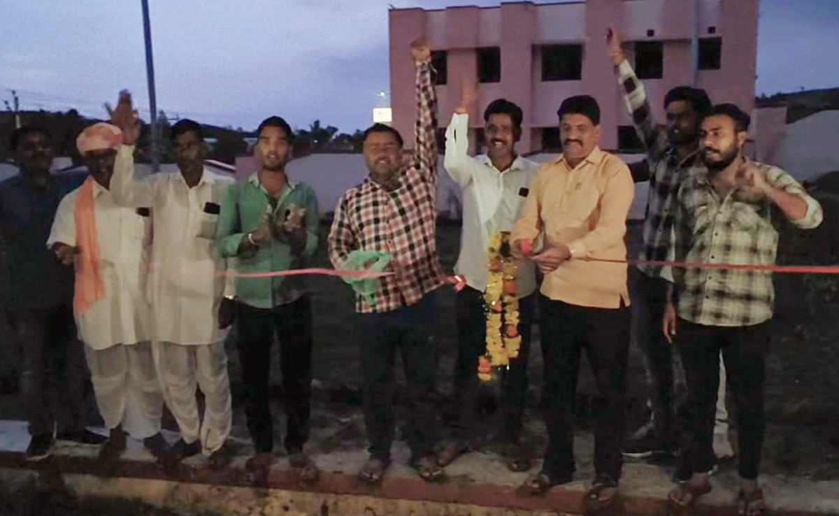 मंत्री प्रमोद भाया को करना था पंचायत भवन का उद्घाटन, नहीं पहुंचे तो भाजपा नेता ने काट दिया फीता