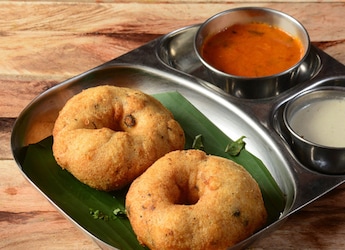 Why Do Vadas Have A Hole In The Centre? Here Are 5 Delicious Reasons