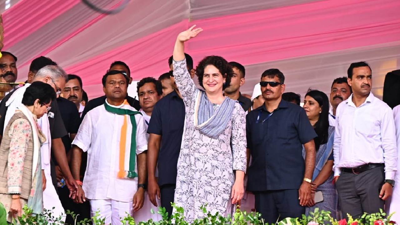 भिलाई की रैली में प्रियंका गांधी ने बीजेपी पर साधा निशाना
