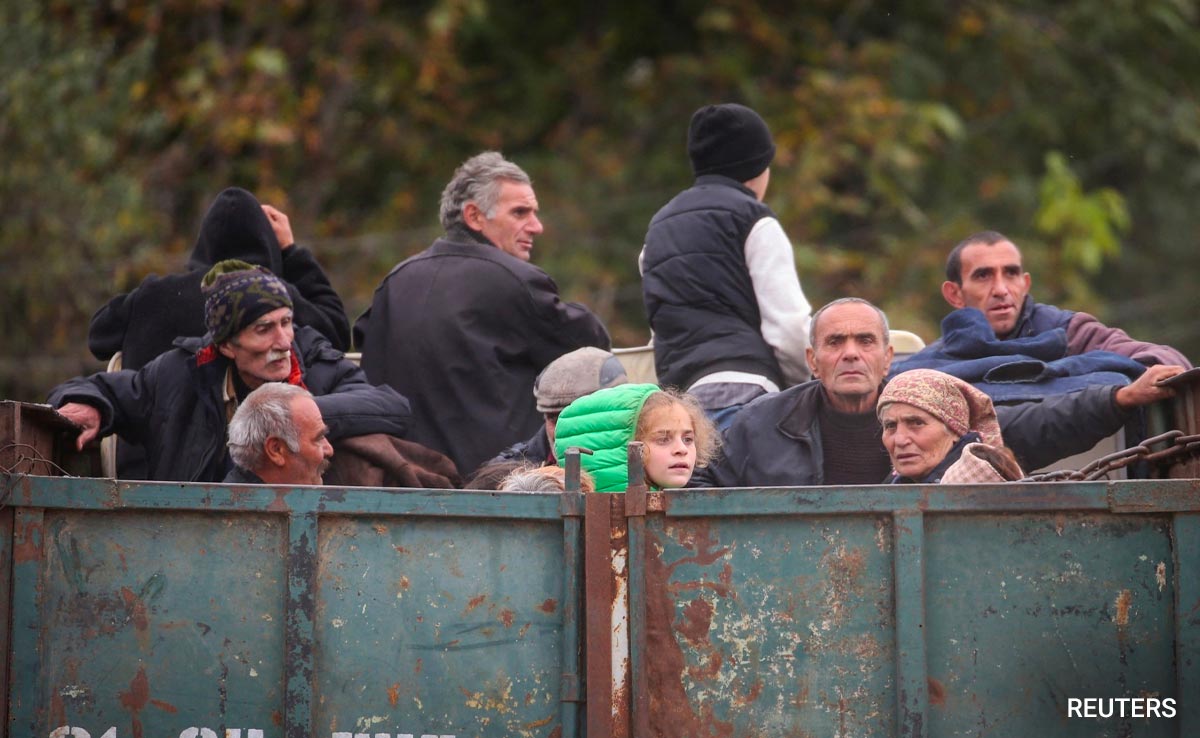 Thousands Of Ethnic Armenians Rush To Flee Nagorno Karabakh