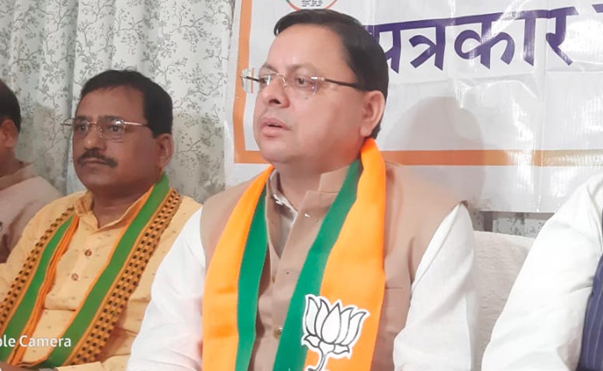 Rajasthan Politics: पुष्कर सिंह धामी का गहलोत सरकार पर निशाना, बोले- 'केंद्र से मिल रही राशि का उपयोग नहीं...'