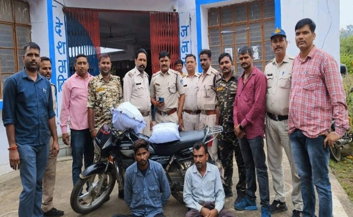 शिवपुरी पुलिस की बड़ी कामयाबी...11 लाख के गांजे समेत 2 तस्कर गिरफ्तार&nbsp;