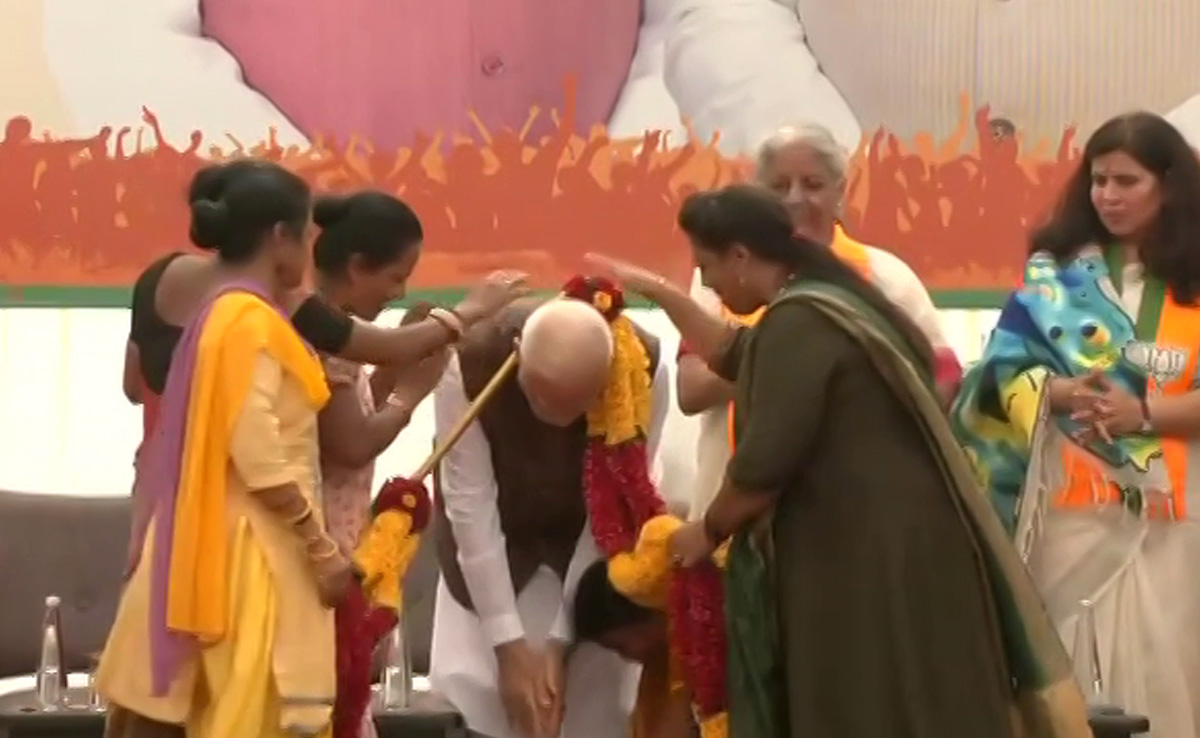 PM मोदी ने महिला आरक्षण बिल पारित होने पर भाजपा की महिला कार्यकर्ताओं को कुछ यूं दिया सम्‍मान