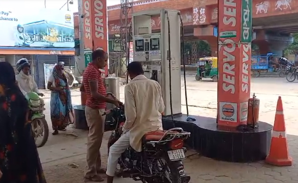 Indefinite petrol pump strike: एसोसिएशन का दावा, हड़ताल में शामिल हैं करीब 6700 पेट्रोल पंप