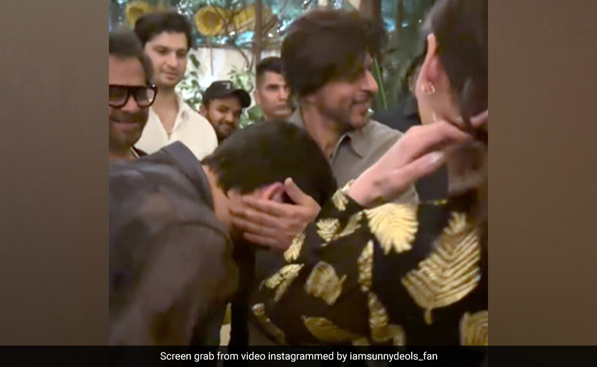 Viral: Sunny Deol's Son Karan Touches Shah Rukh Khan's Feet At <i>Gadar 2</i> Success Bash