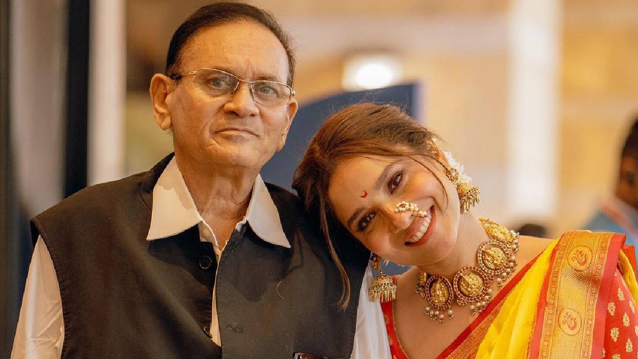 पिता की वन मंथ डेथ एनिवर्सरी पर भावुक हुईं अंकिता, शेयर किया पोस्ट