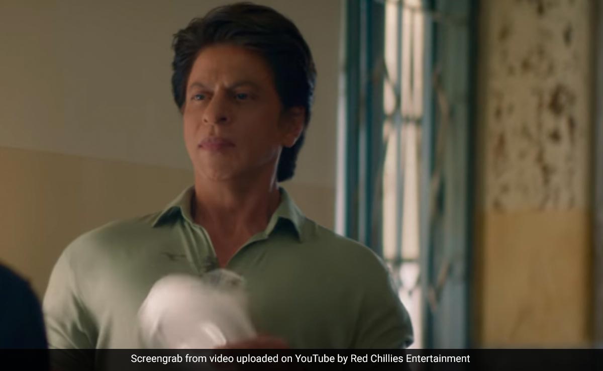 Shah Rukh Khan's LOL Advice To Fans Re-Watching <i>Jawan</i>: "Don't Bump Into Your Bosses"