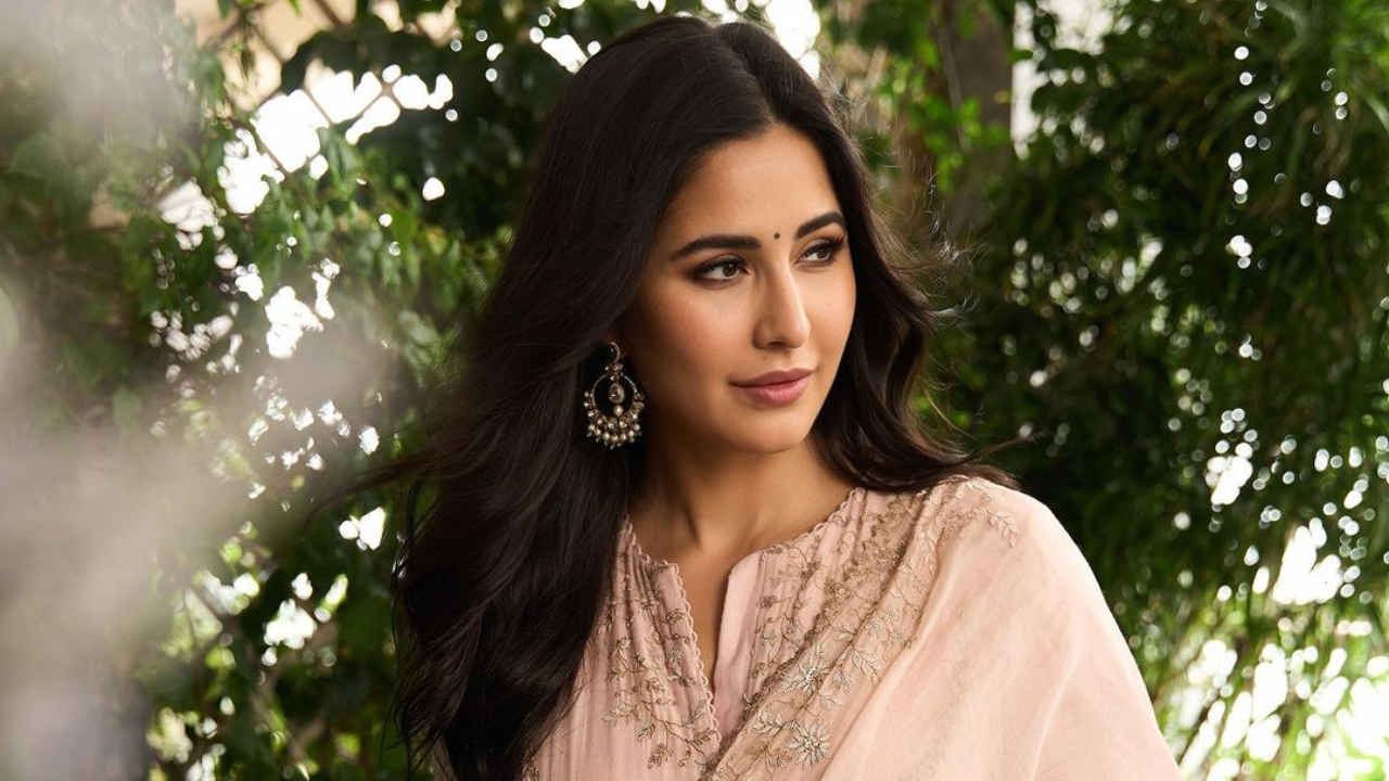 Katrina Is All About Soft Focus, Soft Hues And Soft Style With This Pastel Pink <i>Anarkali</i>