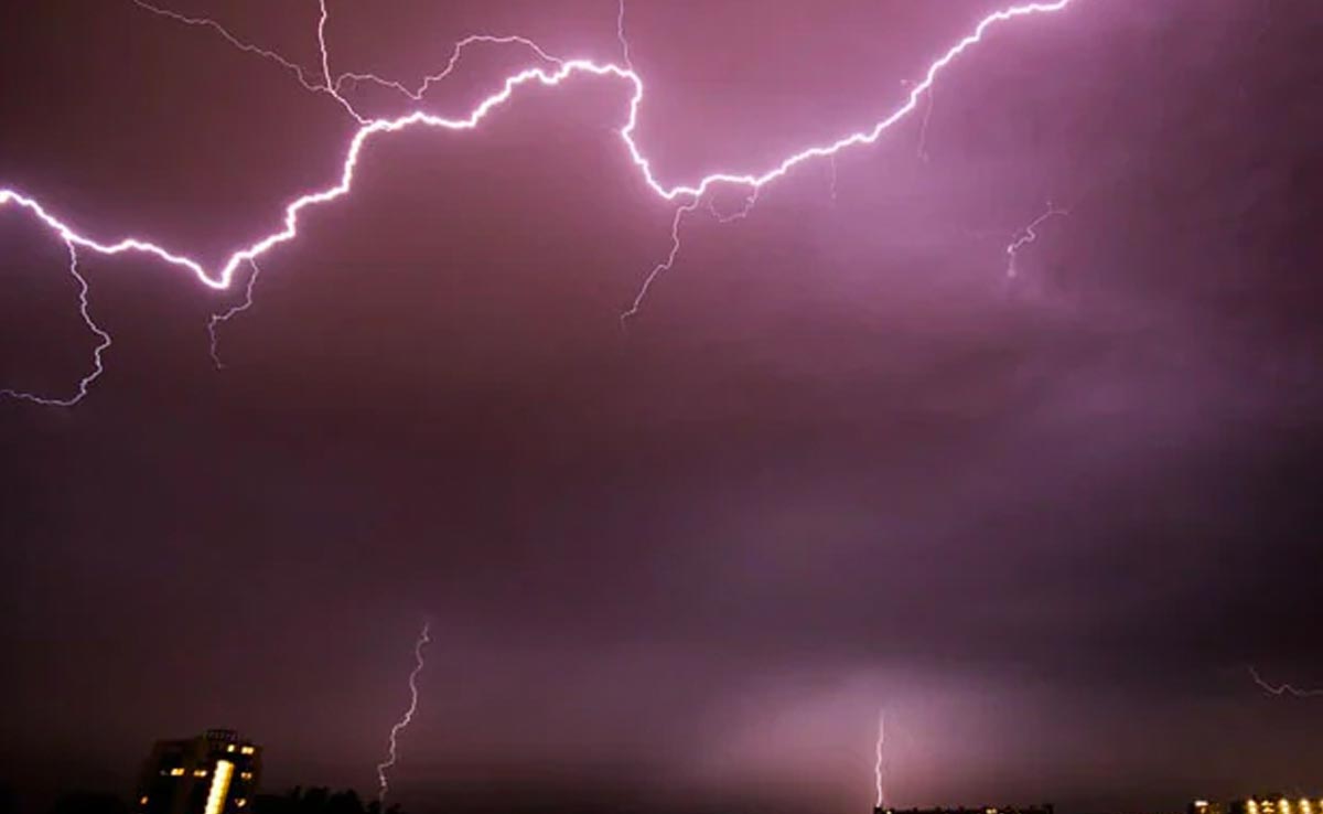 बलरामपुर :आकाशीय बिजली गिरने से चार लोगों की मौत, 7 घायल