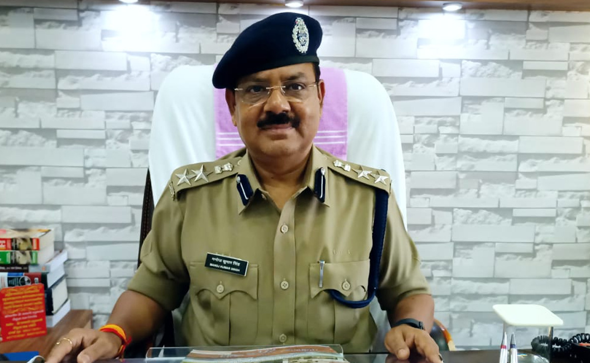 "अपराधियों में पुलिस का इतना खौफ होना चाहिए कि अपराध करने से पहले 10 बार सोचें"- धार SP