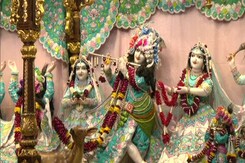 जनमाष्टमी को लेकर देशभर में जश्न । मंदिरों में जुटी भक्तों की भारी भीड़ जनमाष्टमी को लेकर देशभर में जश्न । मंदिरों में जुटी भक्तों की भारी भीड़