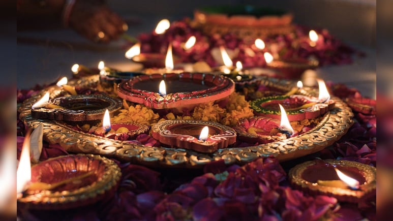 देव दीपावली पर 10 लाख दीपों की रोशनी से जगमग होगी काशी, अध्यात्म, संस्कृति और रोशनी का दिखेगा अनूठा संगम