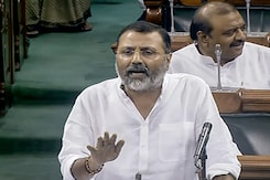 महुआ मोइत्रा को लेकर निशिकांत दुबे फिर बरसे, कहा - कुछ लोग संसद को बेच रहे  महुआ मोइत्रा को लेकर निशिकांत दुबे फिर बरसे, कहा - कुछ लोग संसद को बेच रहे