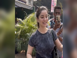 वर्ल्ड कप के बीच सारा तेंदुलकर को देख पैपराजी ने पूछा ये सवाल, मुस्कुरा कर निकल गईं सारा वर्ल्ड कप के बीच सारा तेंदुलकर को देख पैपराजी ने पूछा ये सवाल, मुस्कुरा कर निकल गईं सारा