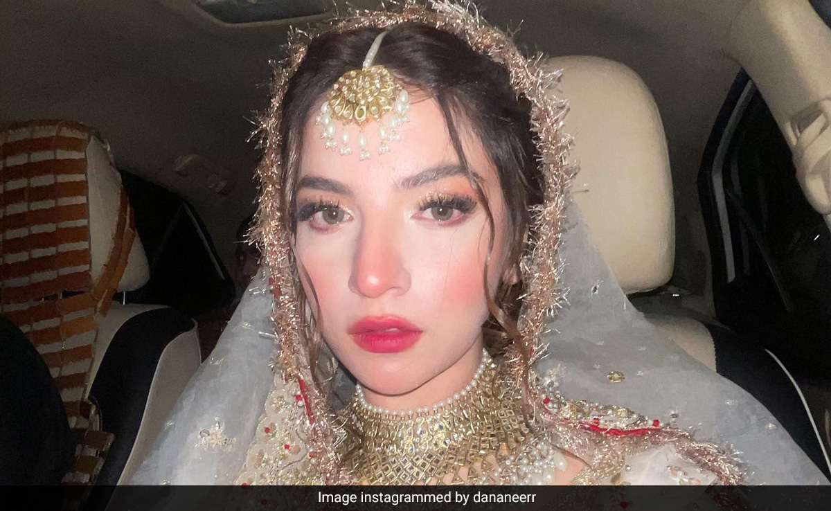 Viral 'Pawri Girl' From Pakistan Shares Wedding Pics, But There's A Twist