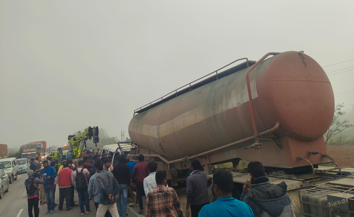12 Dead, 1 Injured In Road Accident In Karnataka's Chikkaballapur