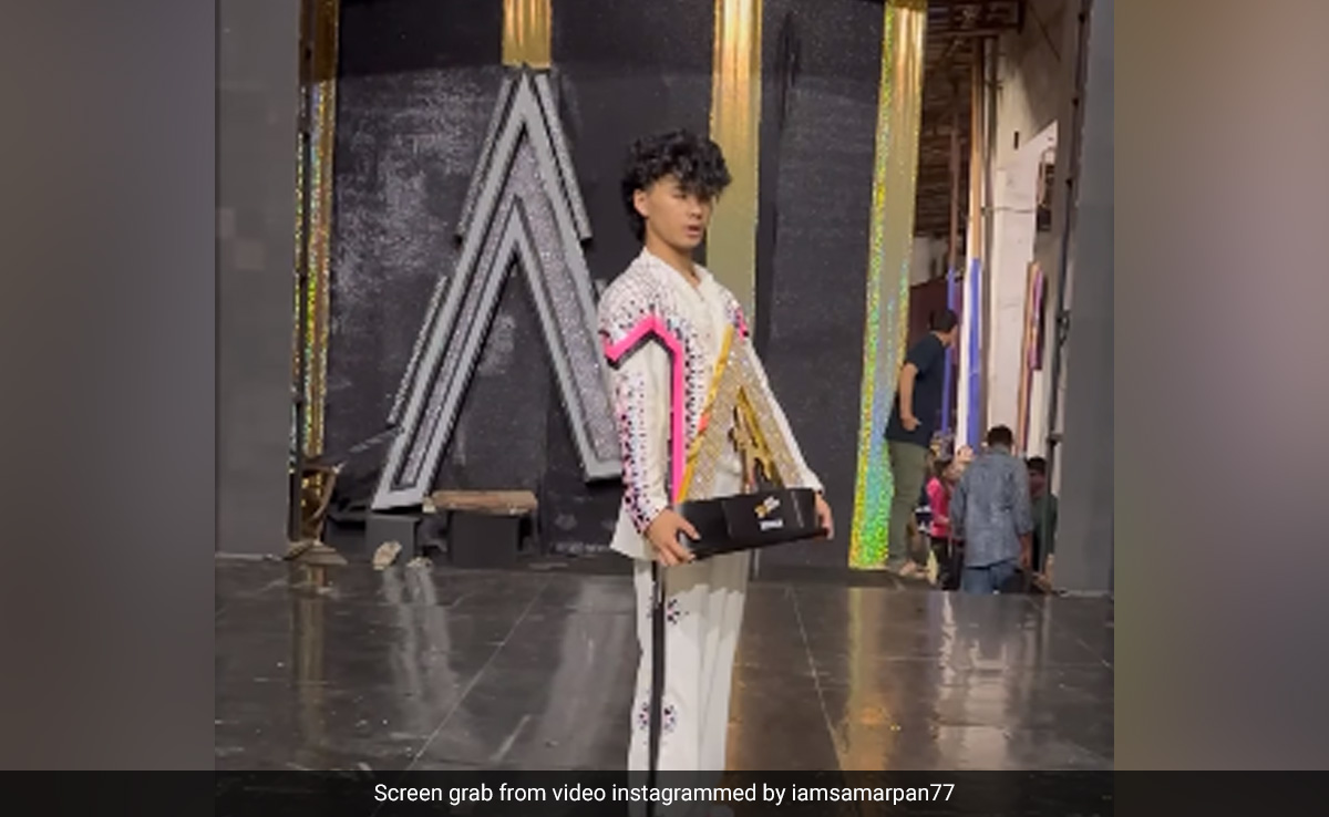 इंडियाज़ बेस्ट डांसर सीजन 3 का विनर बना ये कंटेस्टेंट, वीडियो शेयर कर दिखाई ट्रॉफी की झलक