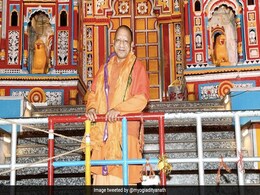 Yogi Adityanath Offers Prayers At Badrinath Temple In Uttarakhand Yogi Adityanath Offers Prayers At Badrinath Temple In Uttarakhand