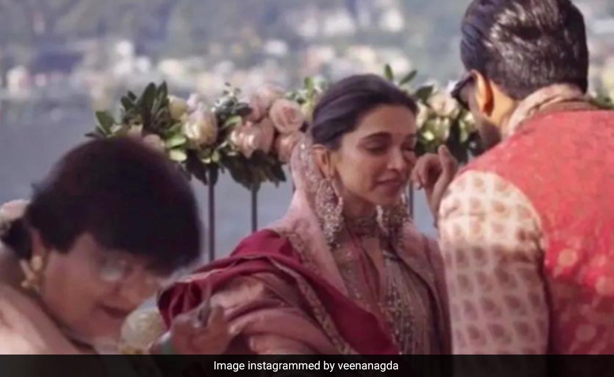 Deepika Padukone Made Good On A Promise. See Celeb <i>Mehendi</i> Artist Veena Nagda's Post For Actress