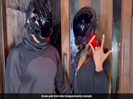 पति राज कुंद्रा के बाद शिल्पा शेट्टी ने भी मास्क पहनना किया शुरू, लोग बोले- पार्टनर को हर काम में... पति राज कुंद्रा के बाद शिल्पा शेट्टी ने भी मास्क पहनना किया शुरू, लोग बोले- पार्टनर को हर काम में...