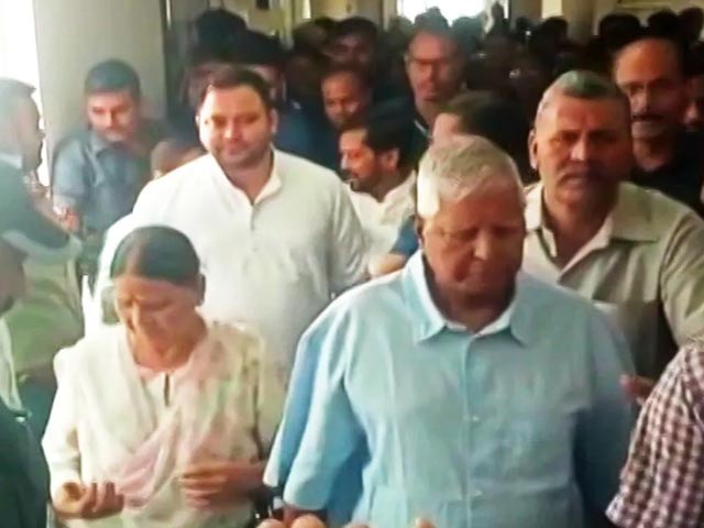 Delhi Court Grants Bail To Lalu Yadav, Rabri Devi In Land-For-Jobs Case