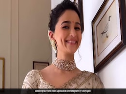 Alia Bhatt Repeating Wedding Look Is "Powerful Statement," Writes Dolly Jain Who Draped The <I>Saree</I> Alia Bhatt Repeating Wedding Look Is "Powerful Statement," Writes Dolly Jain Who Draped The <I>Saree</I>