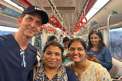 मेट्रो में ऋतिक को देख दीवाने हुए फैंस, एक्टर ने शेयर किया एक्सपीरियंस मेट्रो में ऋतिक को देख दीवाने हुए फैंस, एक्टर ने शेयर किया एक्सपीरियंस