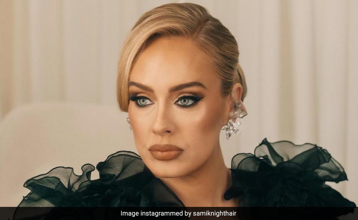 With A Swirly Updo And Winged Eyeliner, Adele Looks Like A Beauty Dream Come True On Her Las Vegas Tour