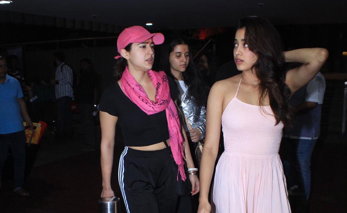 Sara Ali Khan And Janhvi Kapoor Hug Each Other At The Airport